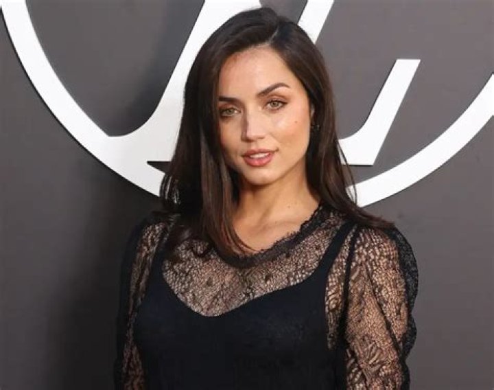 A Glimpse into Ana de Armas Height and More