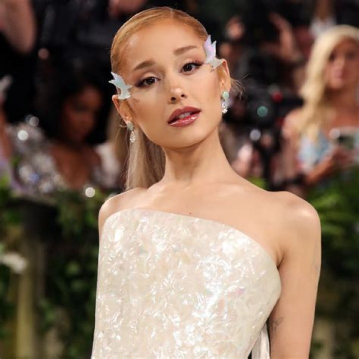 Ariana Grande's Iconic Curves: A Deep Dive into the Ariana Grande Bum Phenomenon