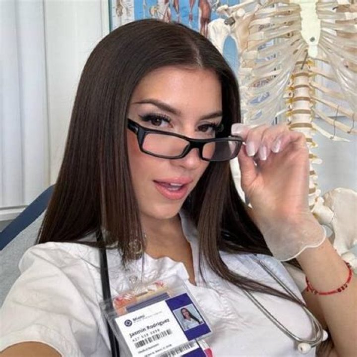 Exploring the Allure of Jasi.bae OnlyFans: A Deep Dive