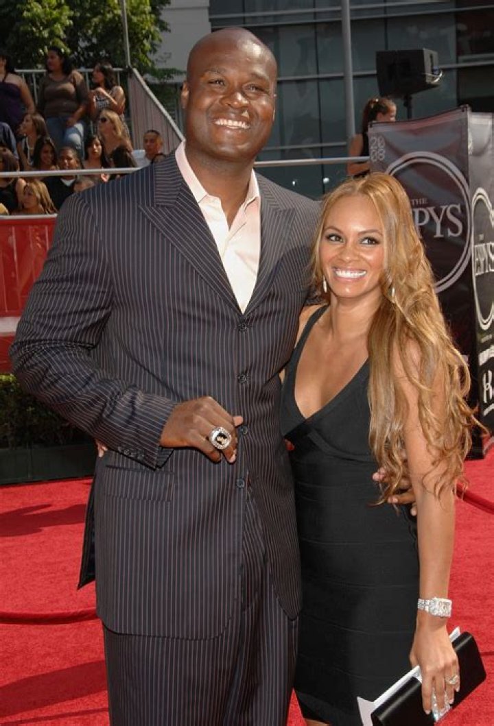 Exploring the Relationship Between Antoine Walker and Evelyn