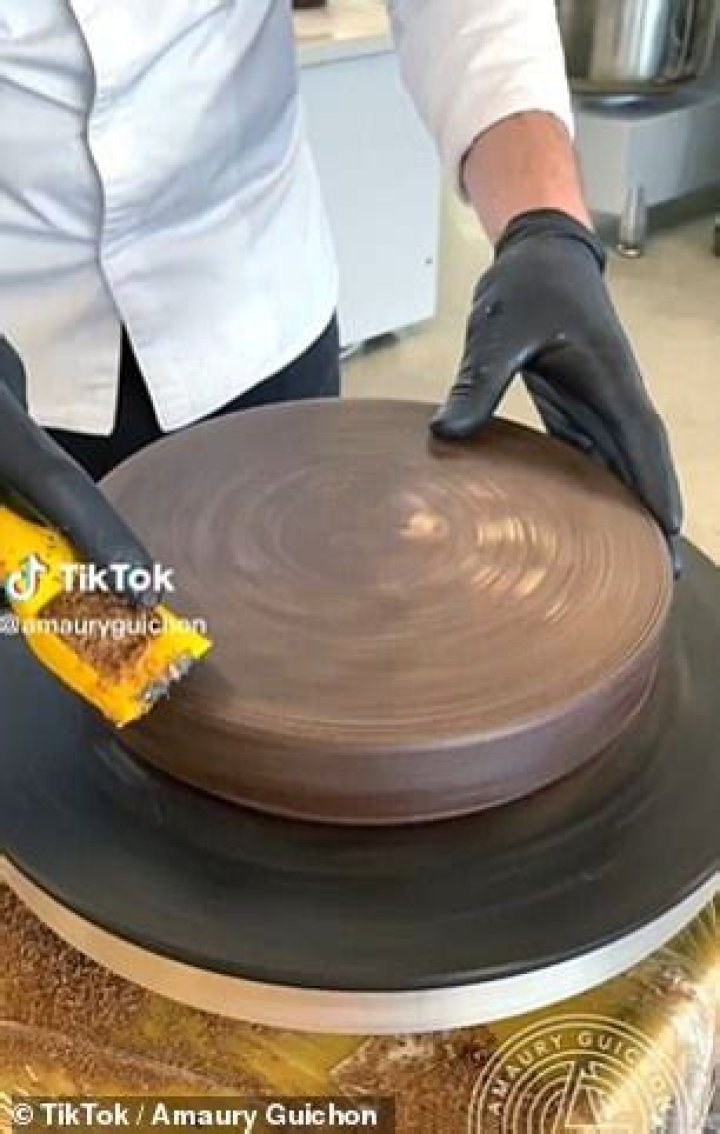 The Ultimate Guide to Femme Amaury Guichon: Spectacular Chocolate Masterpieces