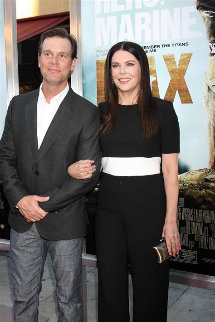 Unraveling the Love Life of Peter Krause: Is He Married?