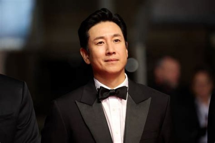 Unveiling Lee Sun Kyun's: Exploring His Remarkable Net Worth