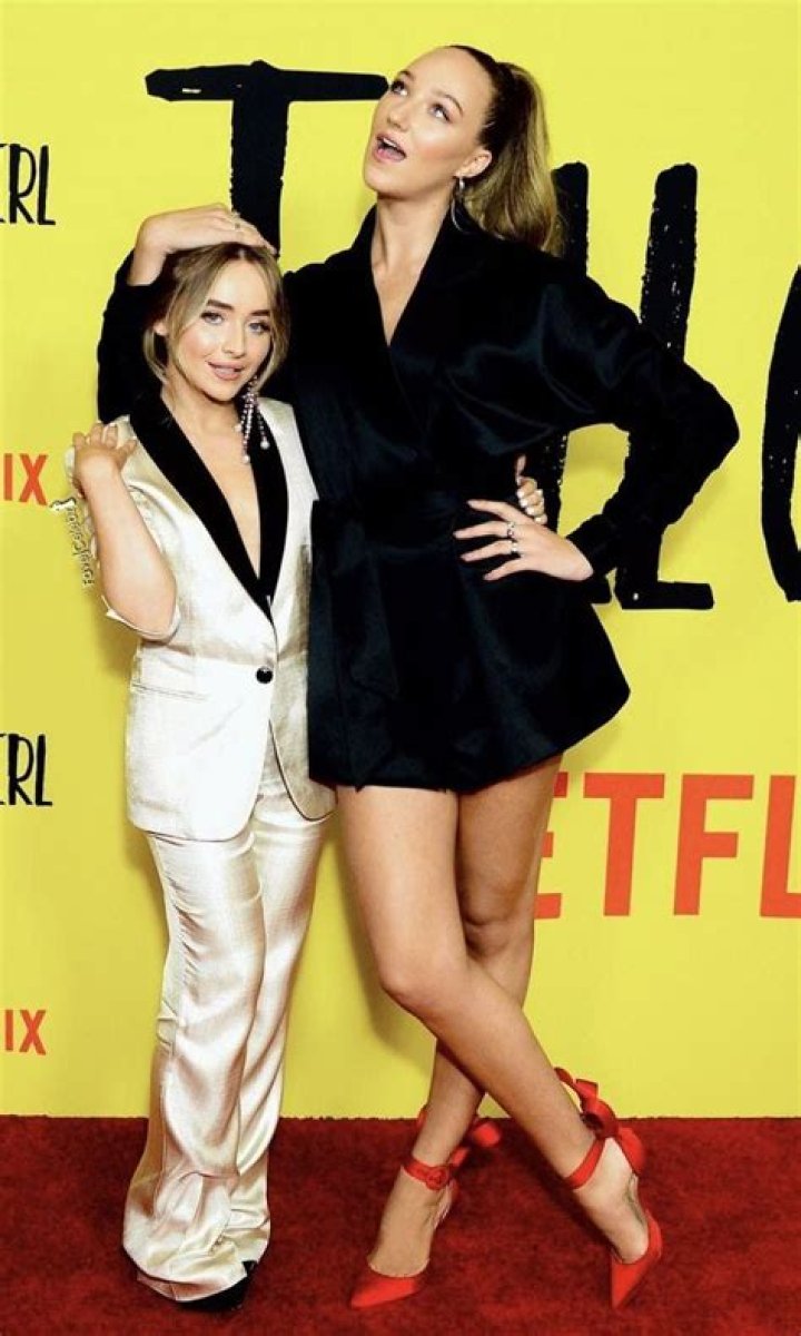 Unveiling the Height of Sabrina Carpenter: How Tall Is She Really?