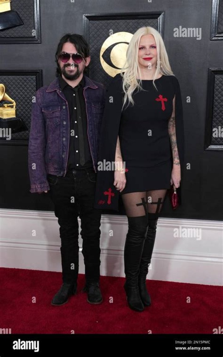 Unveiling the Love Life of Shooter Jennings: Who is Shooter Jennings Married To?